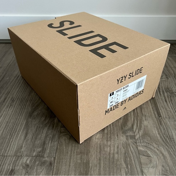 YEEZY SLIDE Bone Off White - Picture 10 of 11